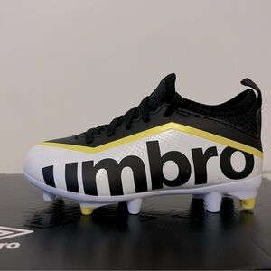 Umbro Pivot Soccer Cleats Youth 11C New With Tags in Original Box